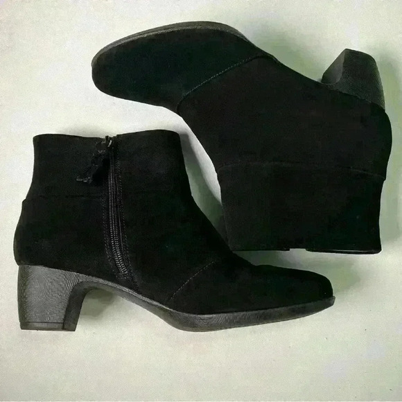Softwalk Women's leather Boots size 9W new nb